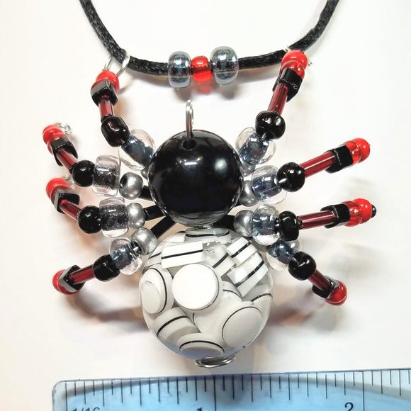 Halloween Spider Necklace, Spooky, Beaded Jewelry, Costume Accessory, Goth Style - Picture 5 of 5